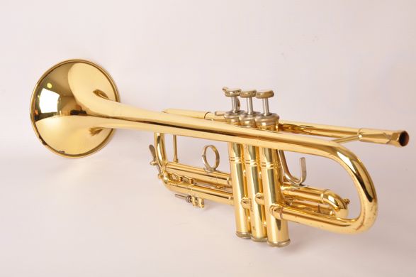 Труба Bach Stradivarius 37 Revers Gold Lacquered