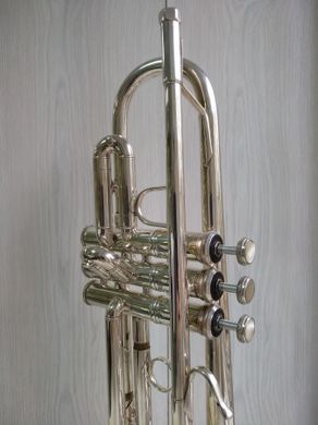 Труба Bach Stradivarius 37